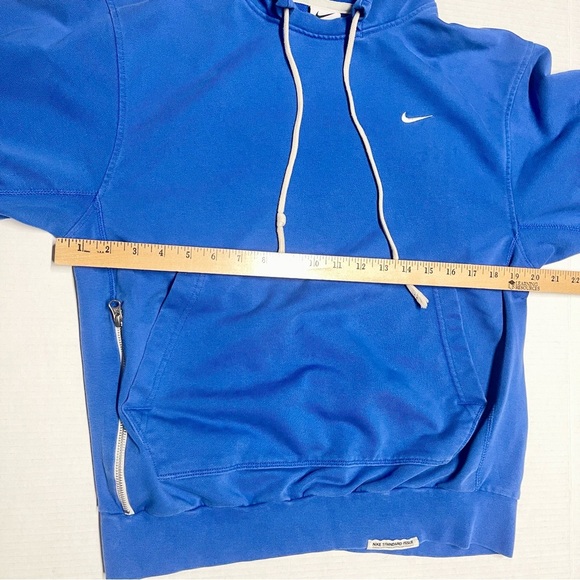 Nike Men's Blue Hoodie Sweater with extra zipper pocket - Picture 5 of 11